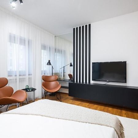 Wonderful Victorie Apartment Bukarest Eksteriør billede